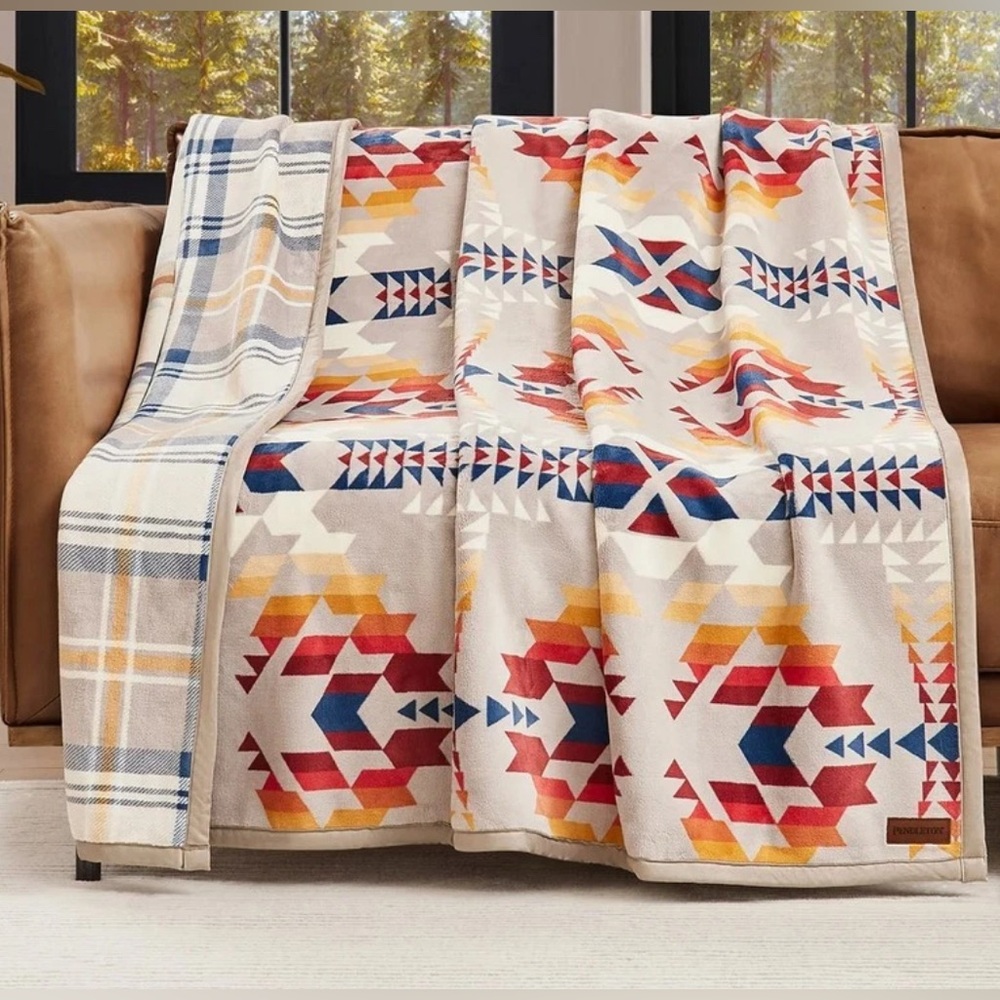 Pendleton Reversible Plush Throw Blanket 50"x70" Poly Suede - Legend Lake Gray